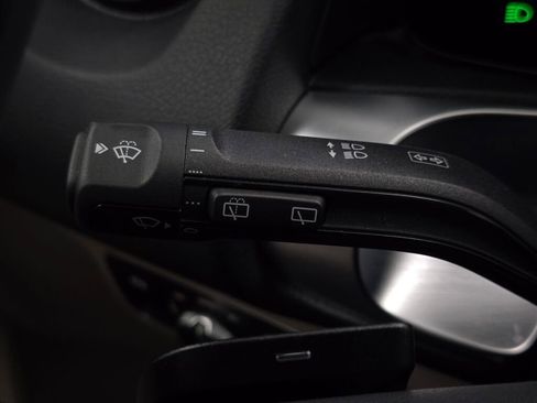 Certified 2025 Mercedes-Benz GLB 250 4MATIC image 38