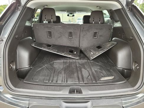 Used 2019 Chevrolet Blazer LT FWD image 13