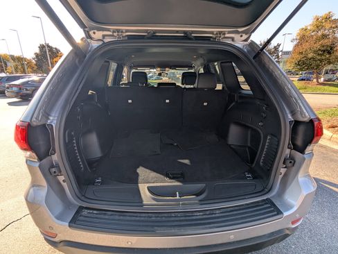 Used 2021 Jeep Grand Cherokee Laredo X image 14