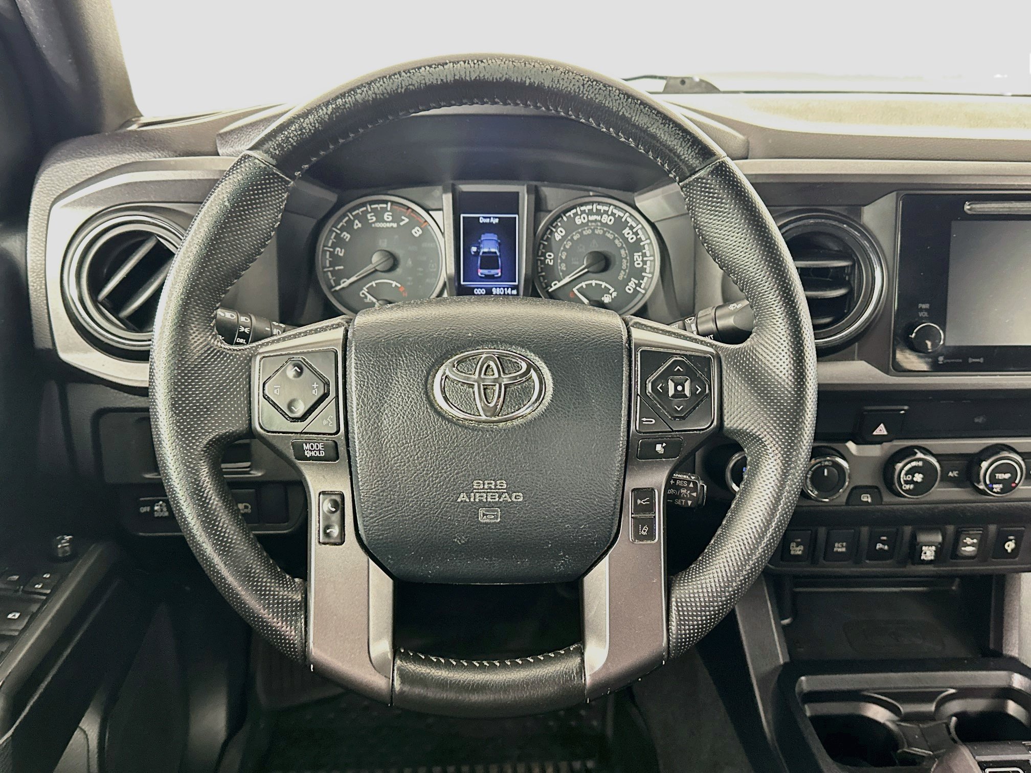 Used 2019 Toyota Tacoma TRD Off-Road w/ Technology Package AWD/4WD image 18