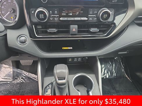Used 2023 Toyota Highlander XLE image 33