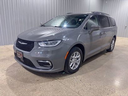 Used 2022 Chrysler Pacifica Touring-L