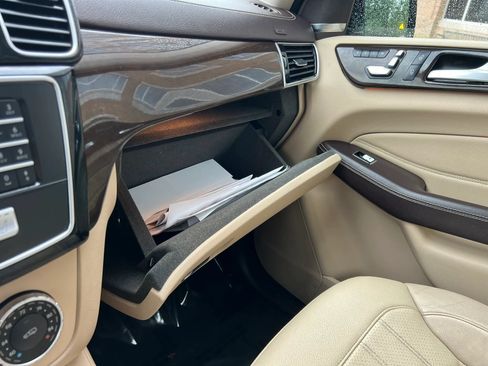 Used 2018 Mercedes-Benz GLS 450 4MATIC image 36