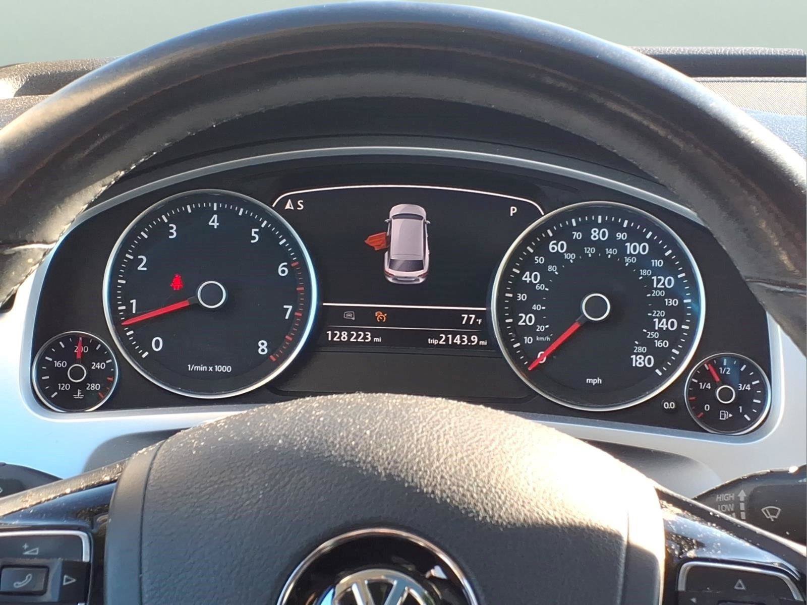Used 2016 Volkswagen Touareg VR6 AWD/4WD image 11