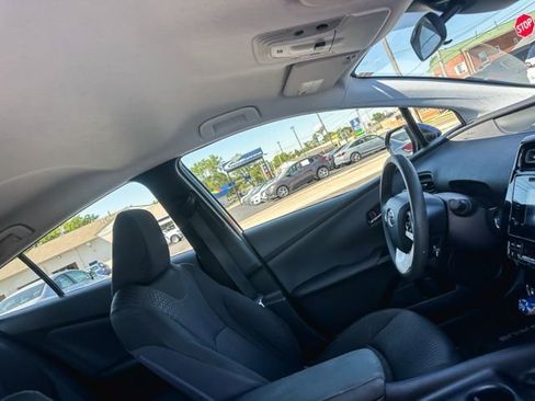 Used 2017 Toyota Prius Two w/ Prius Two Safety Plus Package FWD image 25