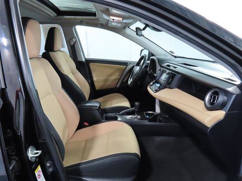 Used 2018 Toyota RAV4 XLE image 32