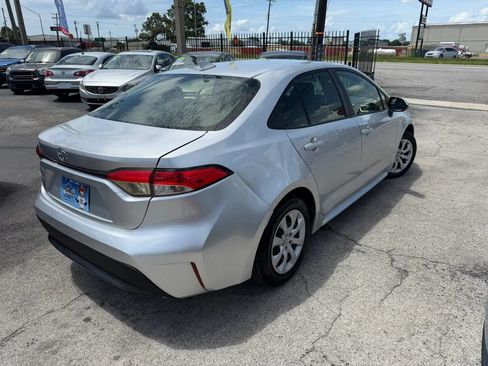 Used 2022 Toyota Corolla LE FWD image 4