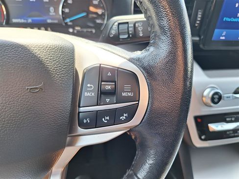 Used 2022 Ford Explorer XLT w/ Equipment Group 202A image 17