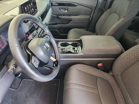 Used 2026 Honda Pilot Sport image 12