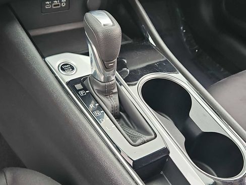 Used 2024 Nissan Altima 2.5 SV image 31