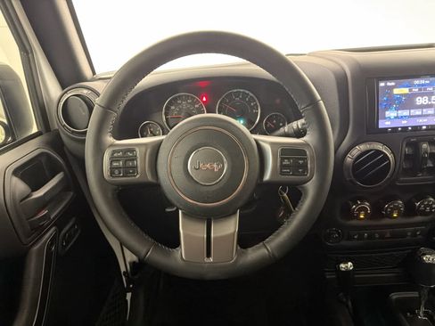 Used 2018 Jeep Wrangler Unlimited Sahara AWD/4WD image 17