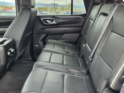 Used 2024 GMC Yukon SLT AWD/4WD image 10