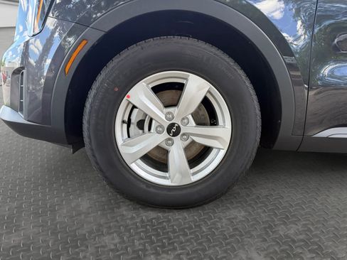 New 2026 Kia Sorento LX FWD image 9
