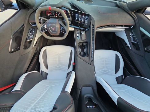 Used 2023 Chevrolet Corvette Stingray Premium Conv w/ Z51 Performance Package image 21