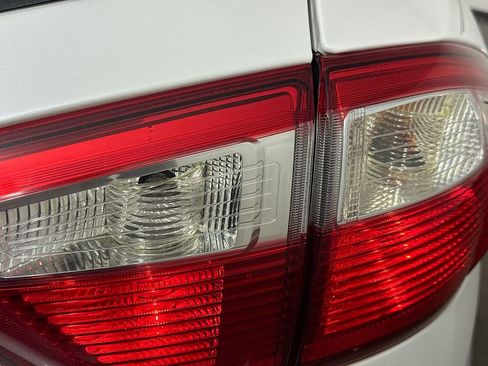 Used 2013 Ford C-MAX SEL image 32