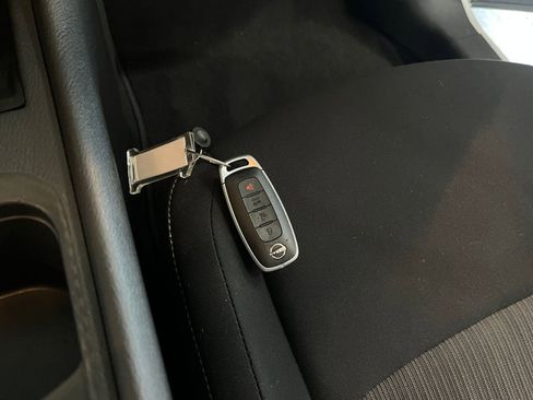 Used 2025 Nissan Sentra SV FWD image 21