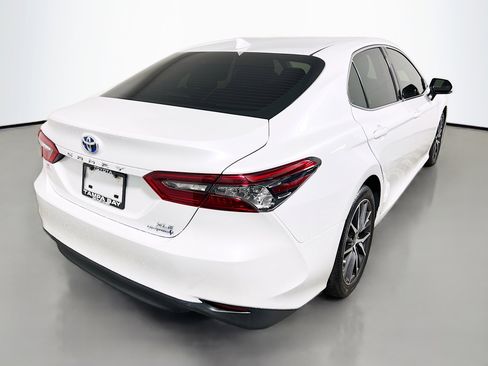 Used 2023 Toyota Camry XLE image 4