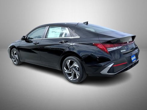 New 2026 Hyundai Elantra Limited image 7