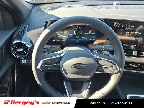 New 2026 Chevrolet Equinox ACTIV w/ LPO, Floor Liner Package AWD/4WD image 16