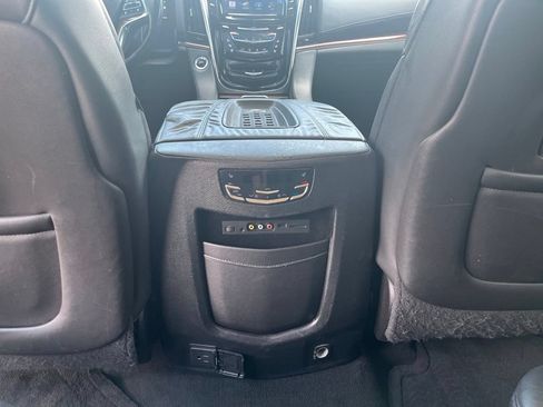 Used 2015 Cadillac Escalade Luxury AWD/4WD image 30