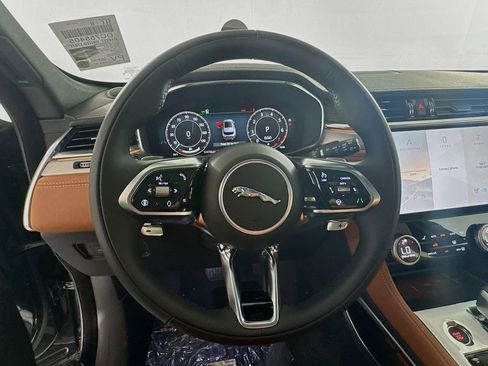 New 2026 Jaguar F-PACE R-Dynamic S image 11