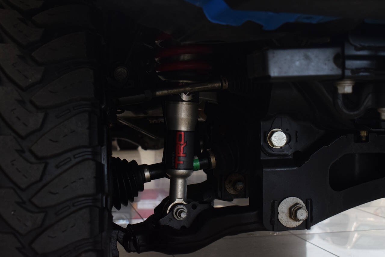 Used 2019 Toyota Tacoma TRD Pro AWD/4WD image 9