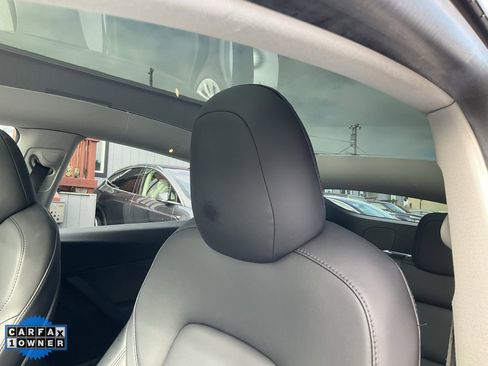 Used 2020 Tesla Model Y Long Range image 18