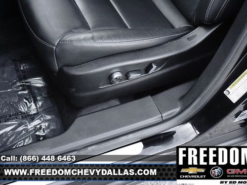 Used 2025 Cadillac XT4 Premium Luxury image 29