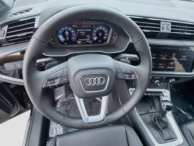 Used 2025 Audi Q3 2.0T Premium w/ Convenience Plus Package AWD/4WD image 39