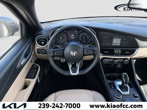 Used 2023 Alfa Romeo Giulia AWD w/ Quick Order Package 22X Lusso image 16