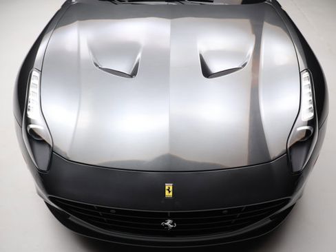 Used 2016 Ferrari California T image 43