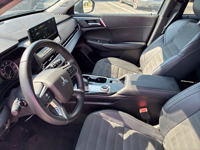 Used 2025 Mitsubishi Outlander SE FWD image 71
