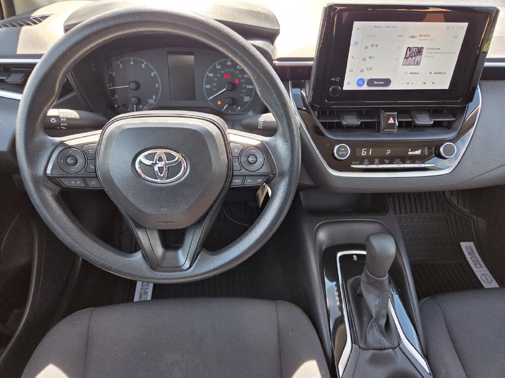 Used 2025 Toyota Corolla LE FWD image 21