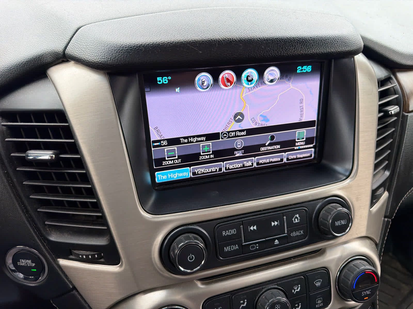 Used 2018 GMC Yukon Denali AWD/4WD image 3