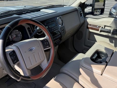 Used 2008 Ford F250 Lariat image 12