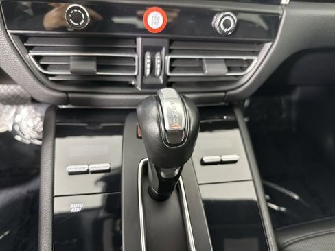 Certified 2023 Porsche Macan S AWD/4WD image 33