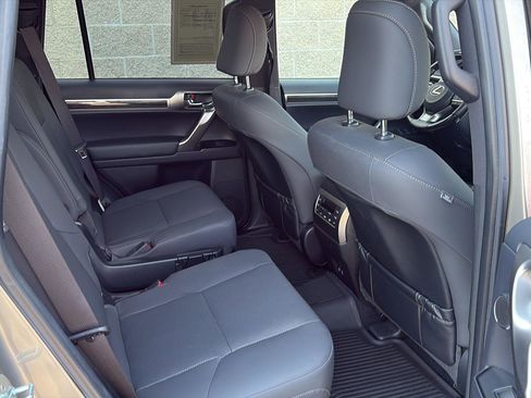 Used 2023 Lexus GX 460 Premium image 25