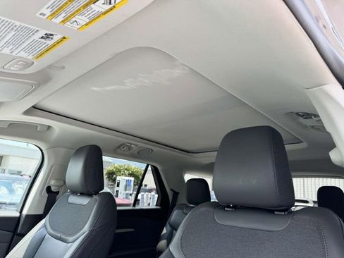 Used 2025 Ford Explorer Active w/ Active Comfort Package image 18