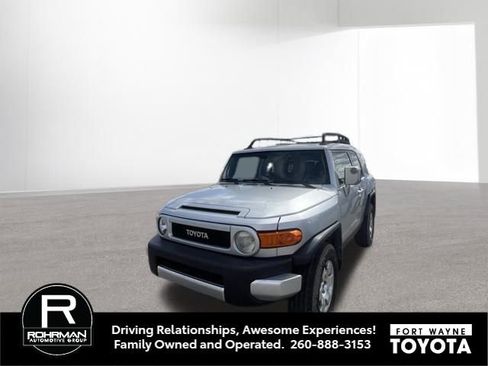 Used 2007 Toyota FJ Cruiser 4WD image 3