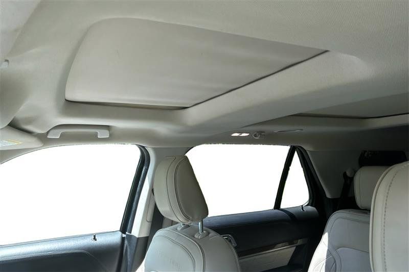 Used 2019 Ford Explorer Platinum AWD/4WD image 21