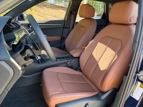 Used 2025 Audi Q3 2.0T Premium image 14