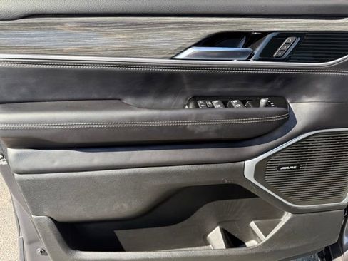 Used 2022 Jeep Wagoneer Series II image 10