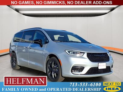 New 2026 Chrysler Pacifica Select w/ S Appearance Package