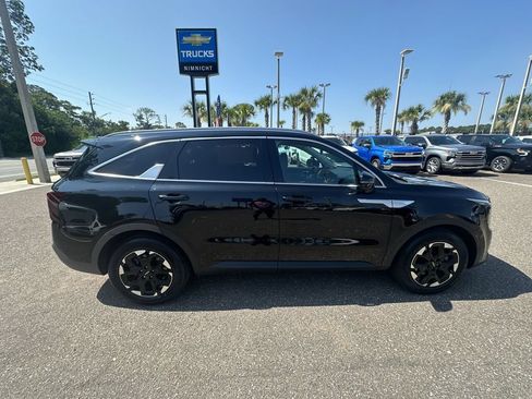 Used 2024 Kia Sorento S FWD image 17