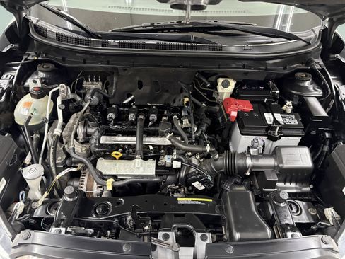 Used 2020 Nissan Kicks SR w/ SR Premium Package FWD image 8