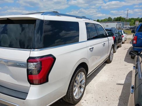 Used 2019 Ford Expedition Max Platinum RWD image 2