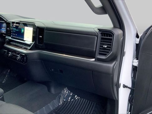 Used 2025 Chevrolet Silverado 2500 LT w/ Convenience Package AWD/4WD image 18