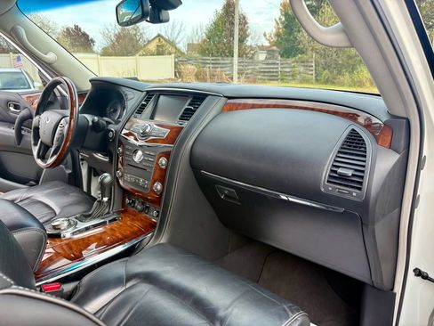 Used 2016 INFINITI QX80 4WD w/ Deluxe Technology Package image 35