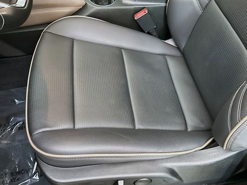 Used 2024 GMC Canyon Denali image 22