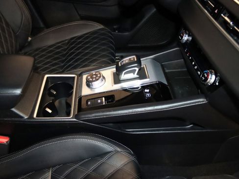 Used 2024 Mitsubishi Outlander 4WD Plug-In Hybrid image 65